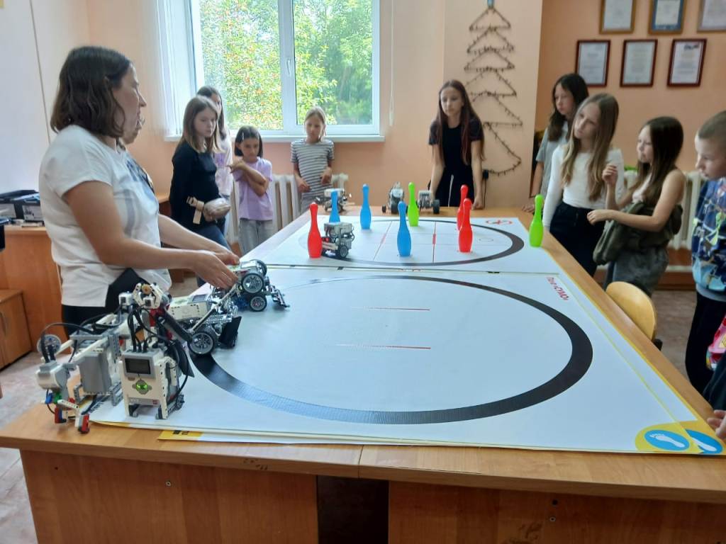 Воспитанники ГБОУ СОШ с. Девлезеркино посещают Кванториум в ФДО "Лидер"