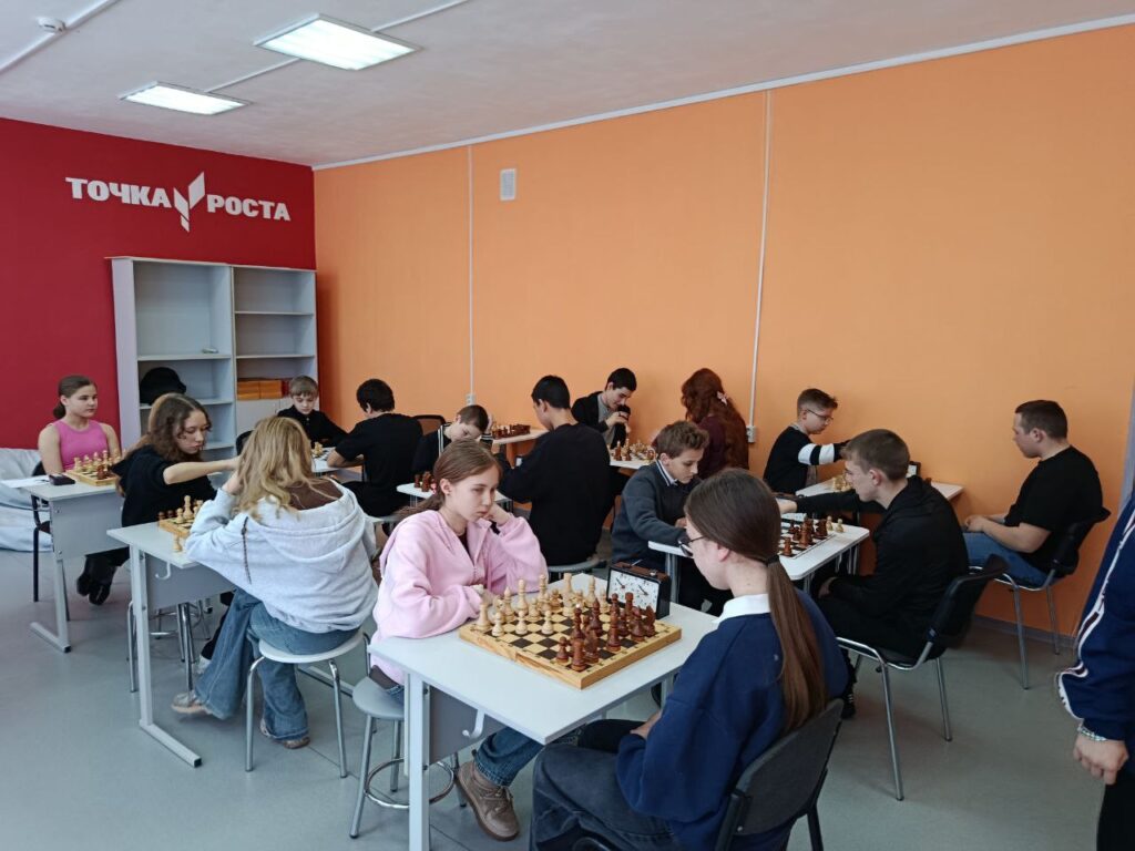 06.02.2026 года на базе центра «Точка Роста» школы села Девлезеркино, открытого в 2020 году в рамках реализации национального проекта «Образование», прошла районная спартакиада по шахматам