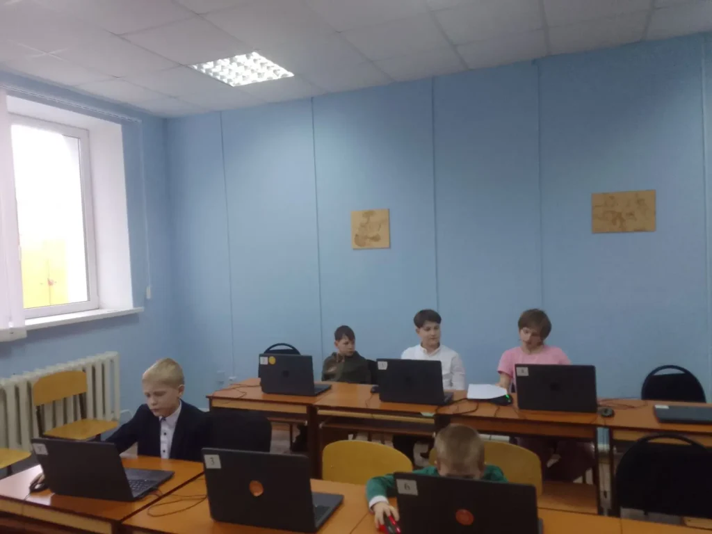 4 марта в мини-технопарке Кванториум ФДО «Лидер» ГБОУ СОШ с. Двелезеркино в детском объединении «3D-квантум» педагога дополнительного образования Рябенко А.А. состоялось открытое занятие на тему «Подготовка модели к 3D-печати».