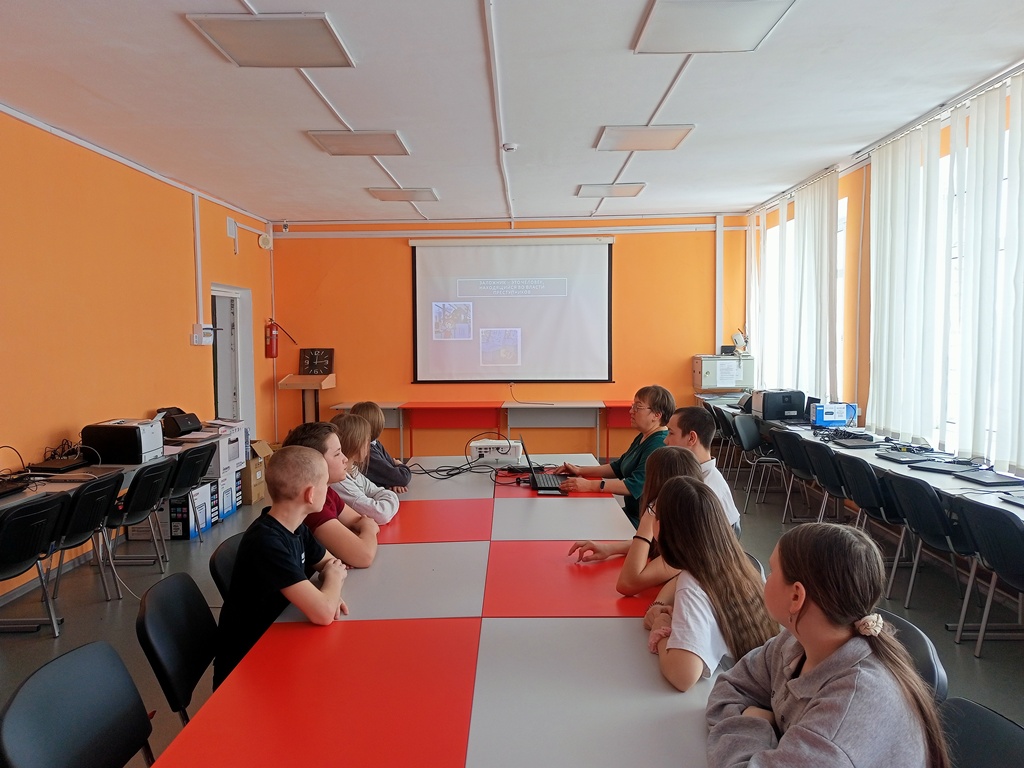 с обучающимися ГБОУ СОШ с. Девлезеркино проведён урок безопасности «Противодействие терроризму и экстремизму»