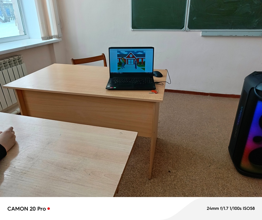 Воспитанники читали текст – диалог по очереди, записывая аудиофайлы в программе Scratch. Затем с помощью команды озвучивания все эти файлы озвучили.