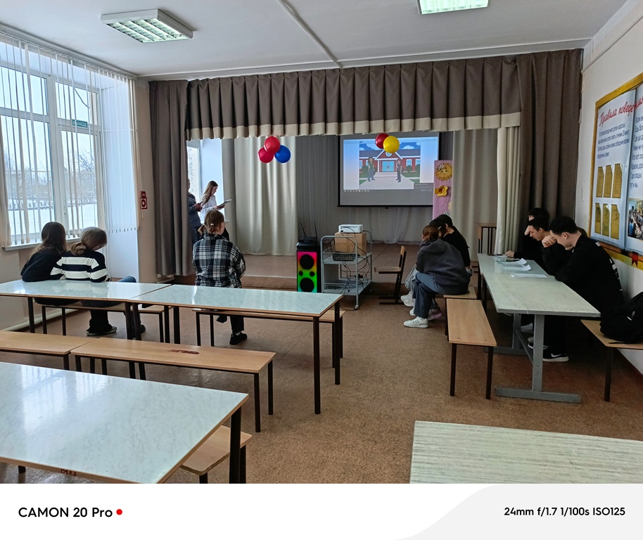 Воспитанники читали текст – диалог по очереди, записывая аудиофайлы в программе Scratch. Затем с помощью команды озвучивания все эти файлы озвучили.